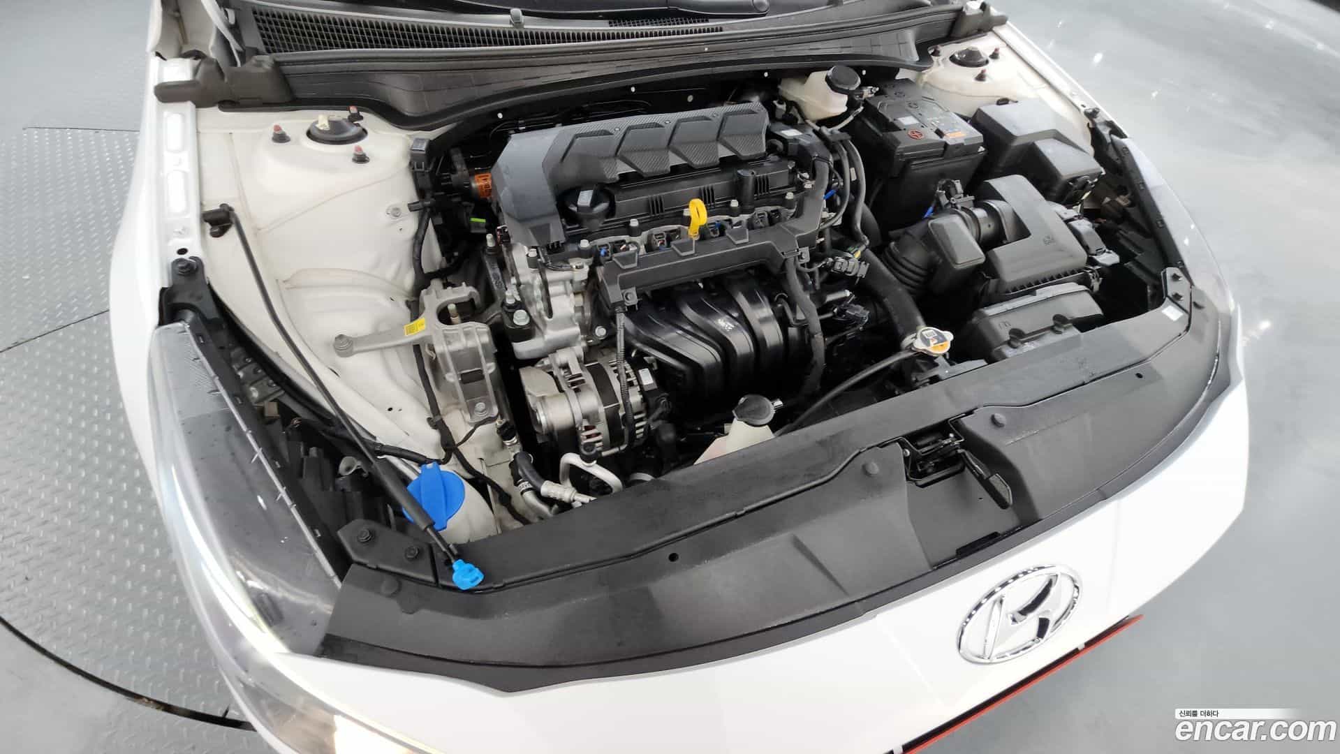 AVANTE Hyundai 2020.6-INNER-006
