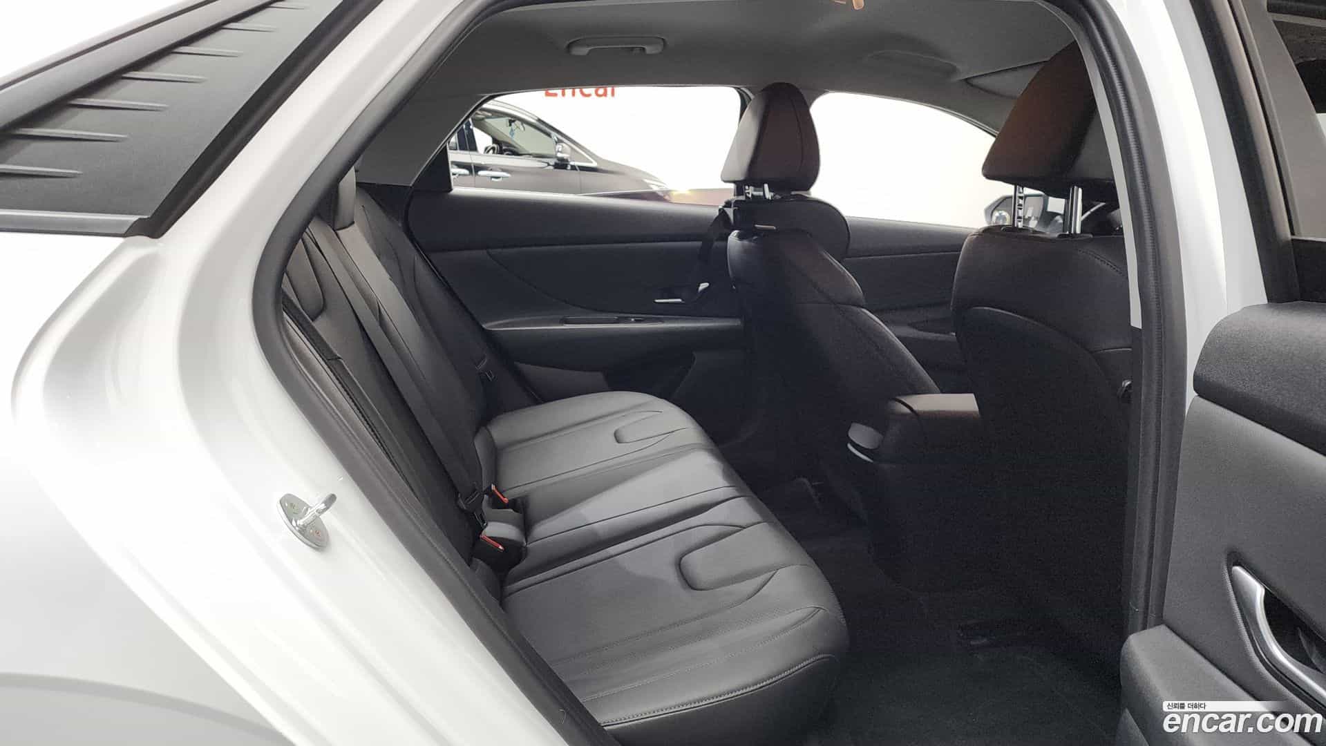 AVANTE Hyundai 2020.6-OPTION-016