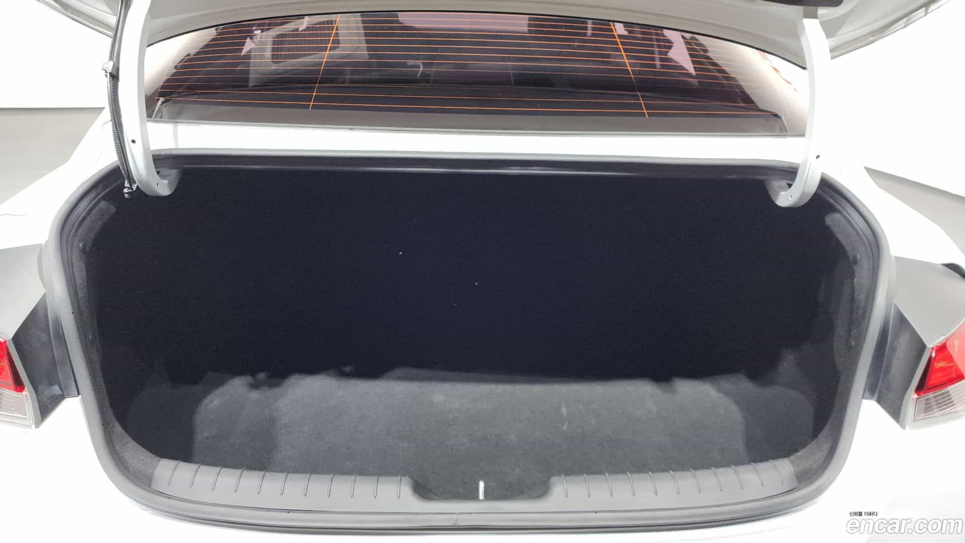 AVANTE Hyundai 2020.6-OPTION-024