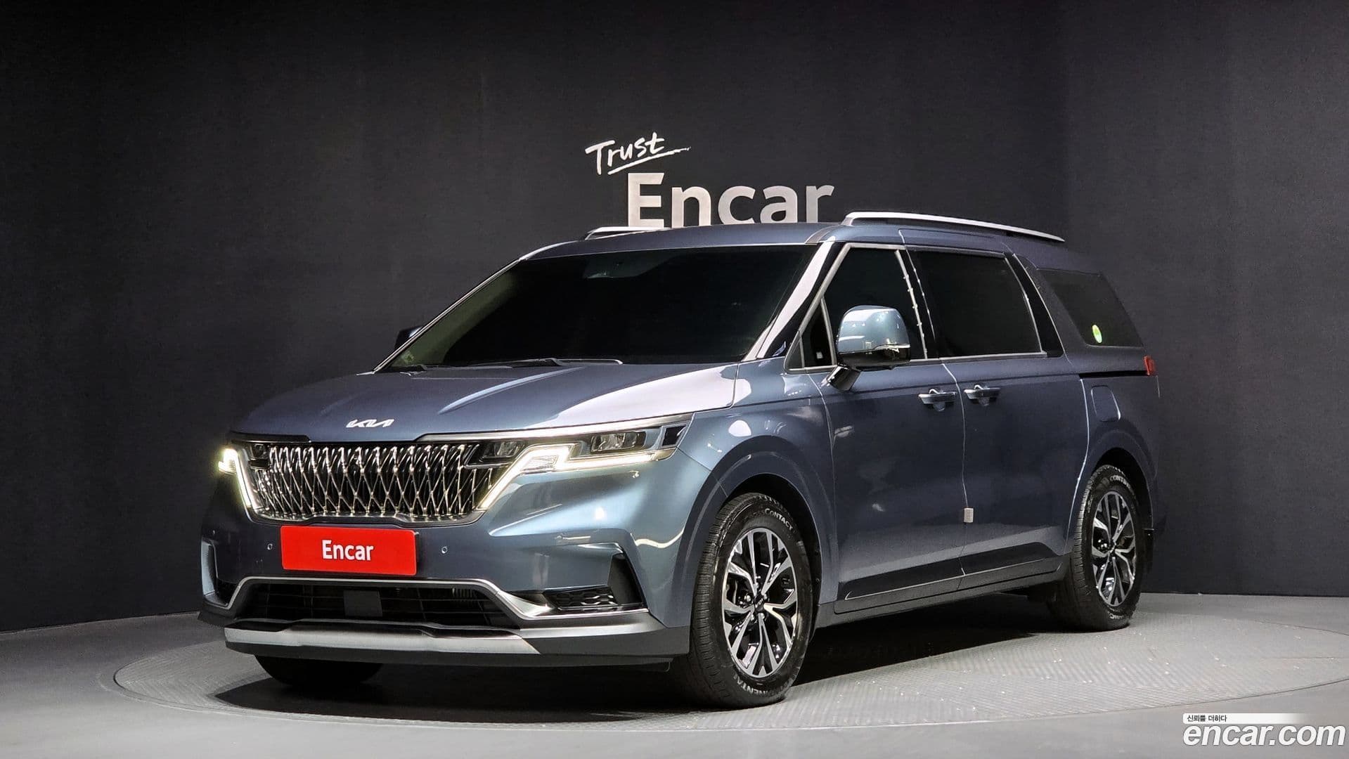 Main__Slider__Photo:Canival Kia 2022.6-0