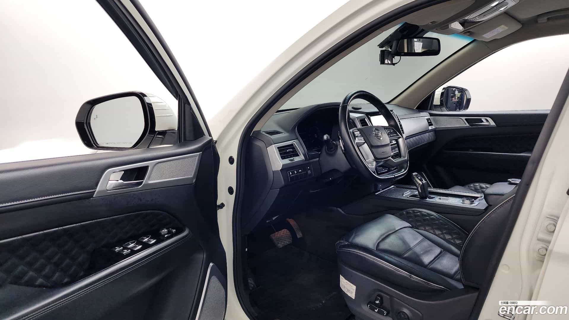 Rexton KG Mobility 2022.9-INNER-010