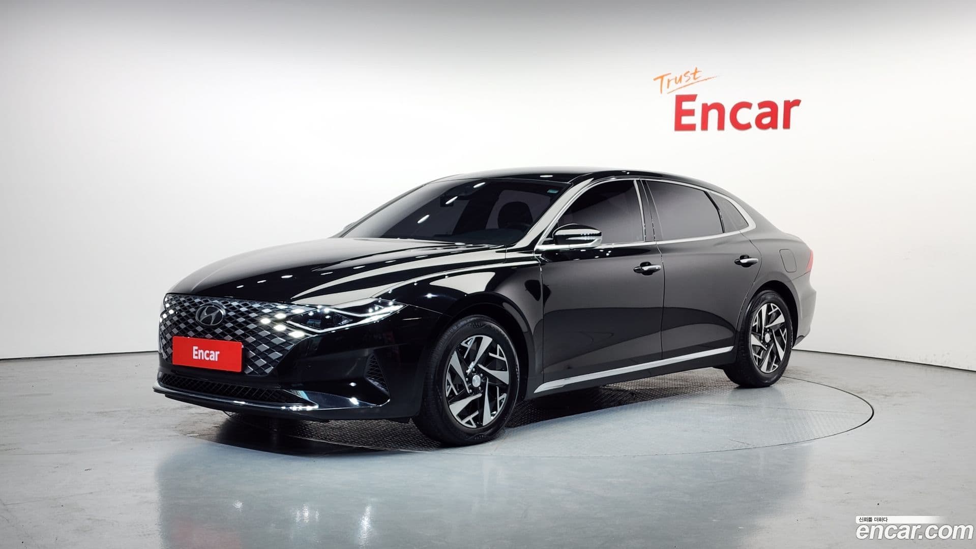 Main__Slider__Photo:Grandeur Hyundai 2021.0-0