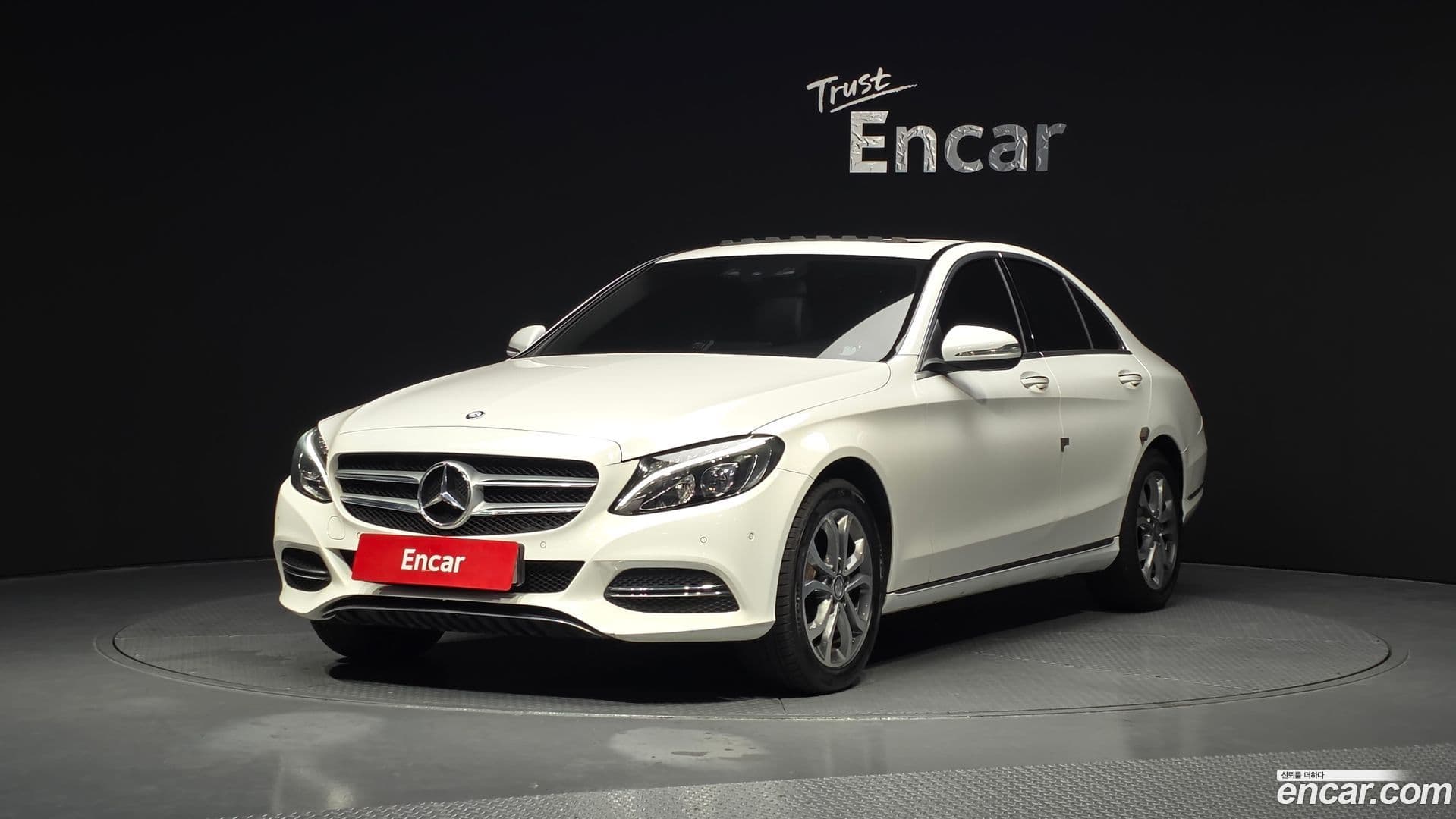 Main__Slider__Photo:C-Class Mercedes-Benz 2014.11-0