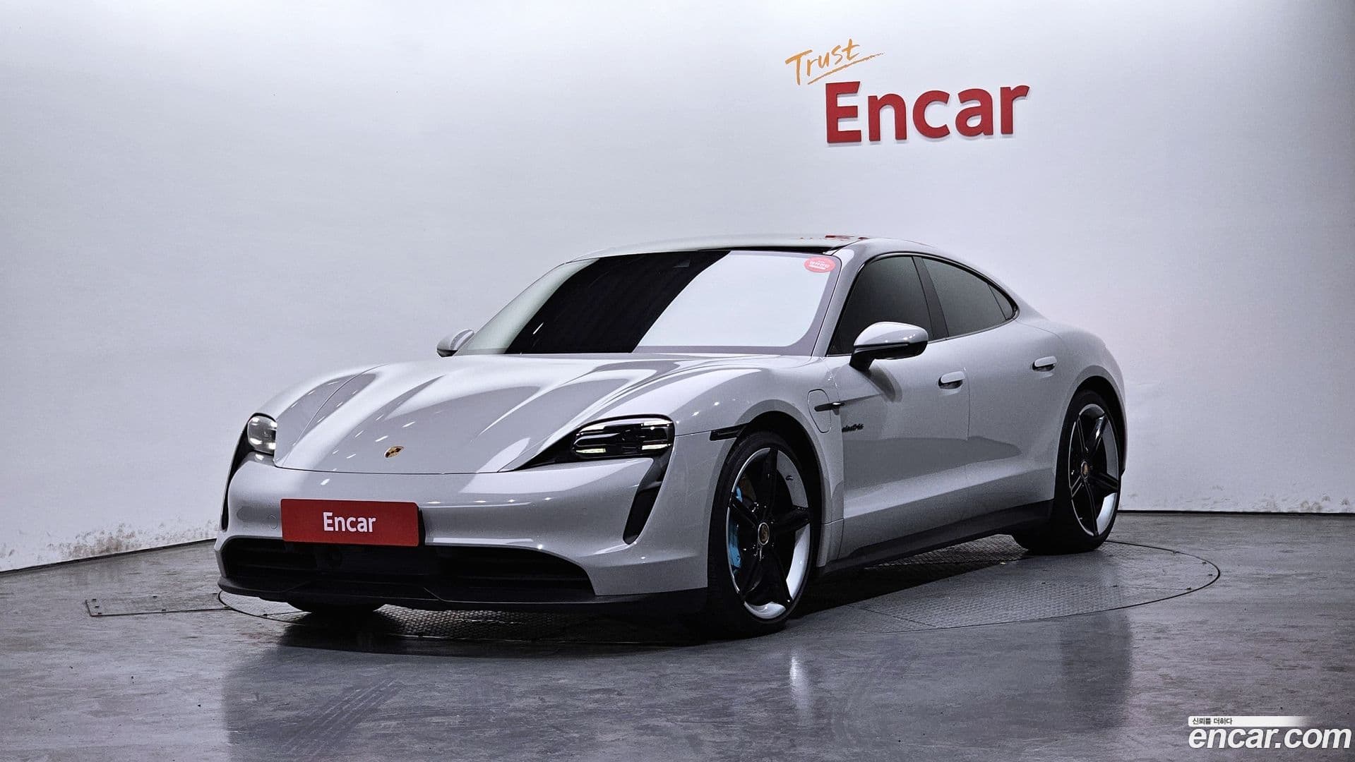 Main__Slider__Photo:Taycan Porsche 2022.3-0