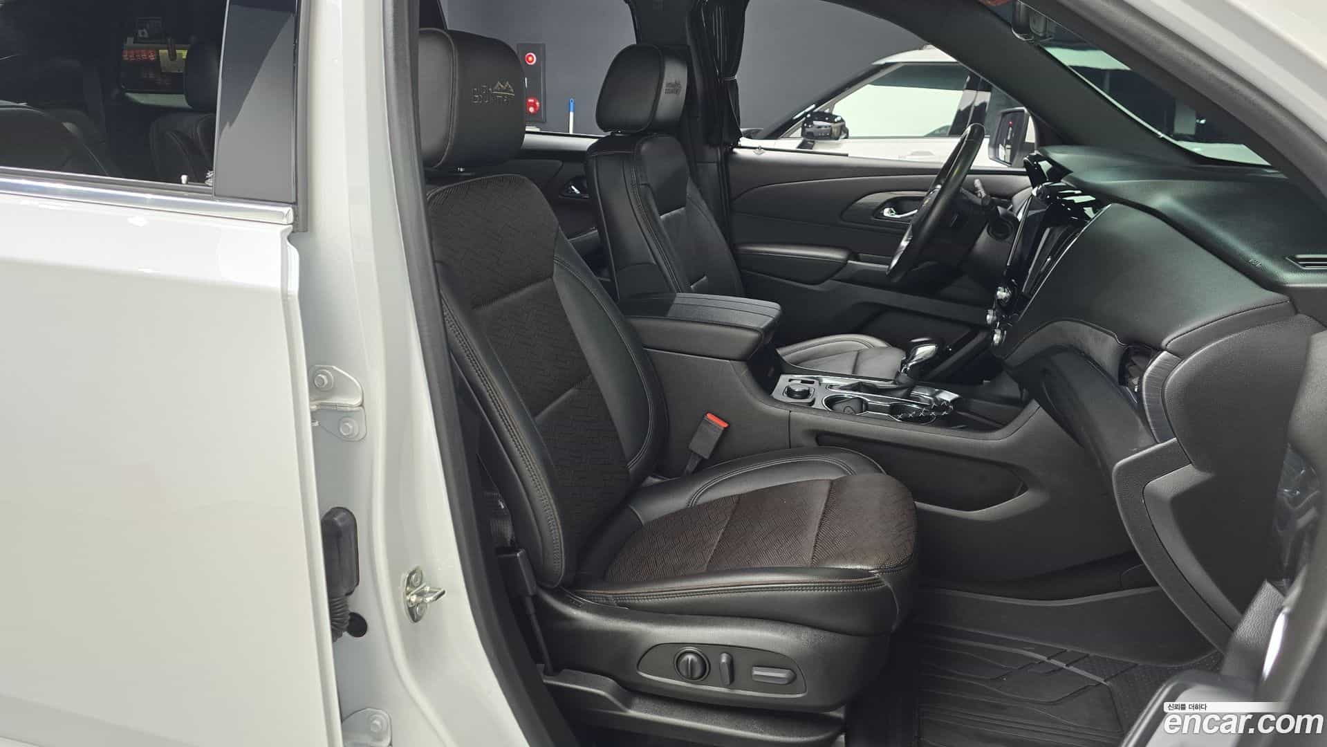 Traverse Chevrolet 2022.7-INNER-010