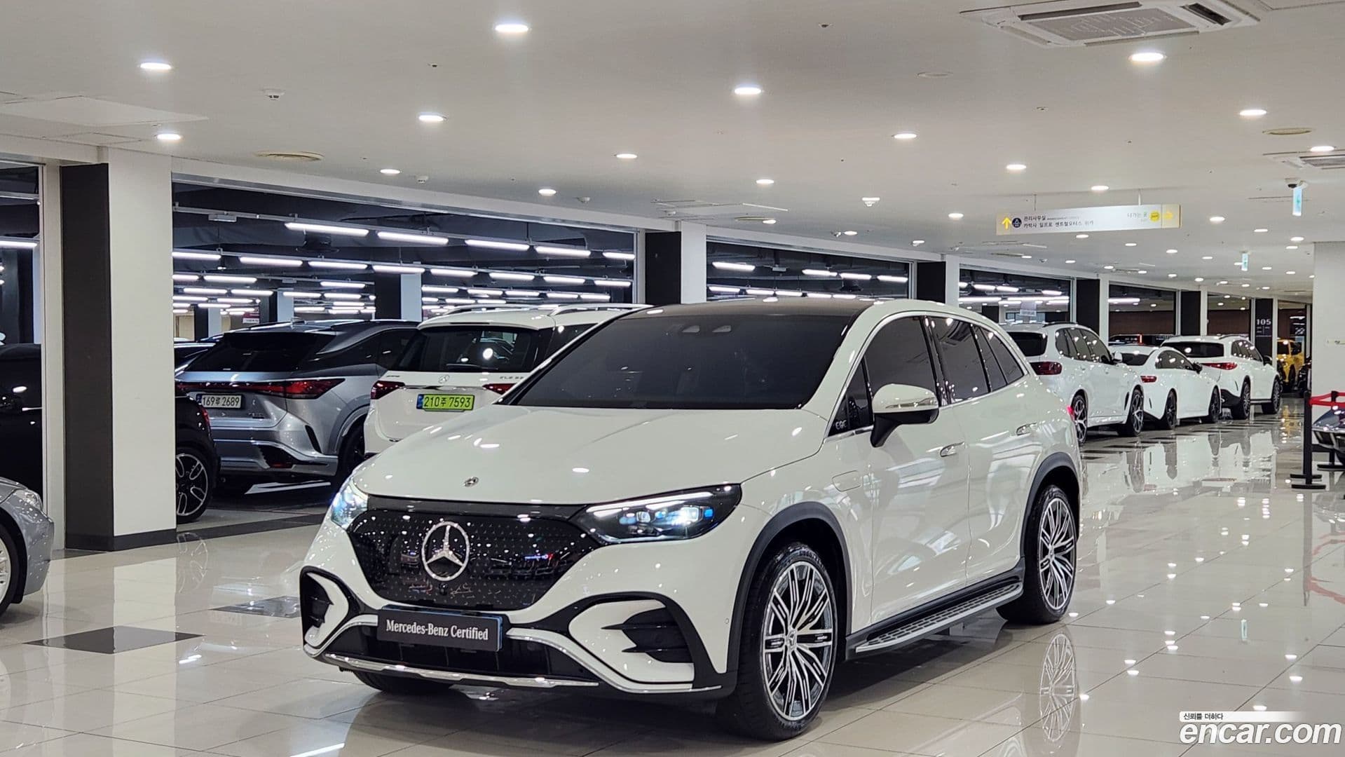 Main__Slider__Photo:EQE Mercedes-Benz 2023.11-0