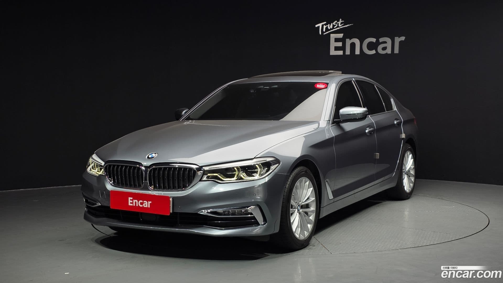 Main__Slider__Photo:5-Series BMW 2018.5-0