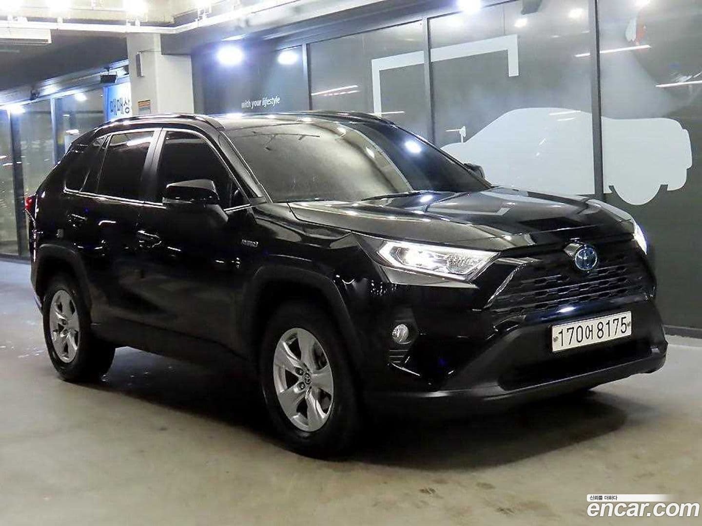 Main__Slider__Photo:RAV4 Toyota 2020.8-0