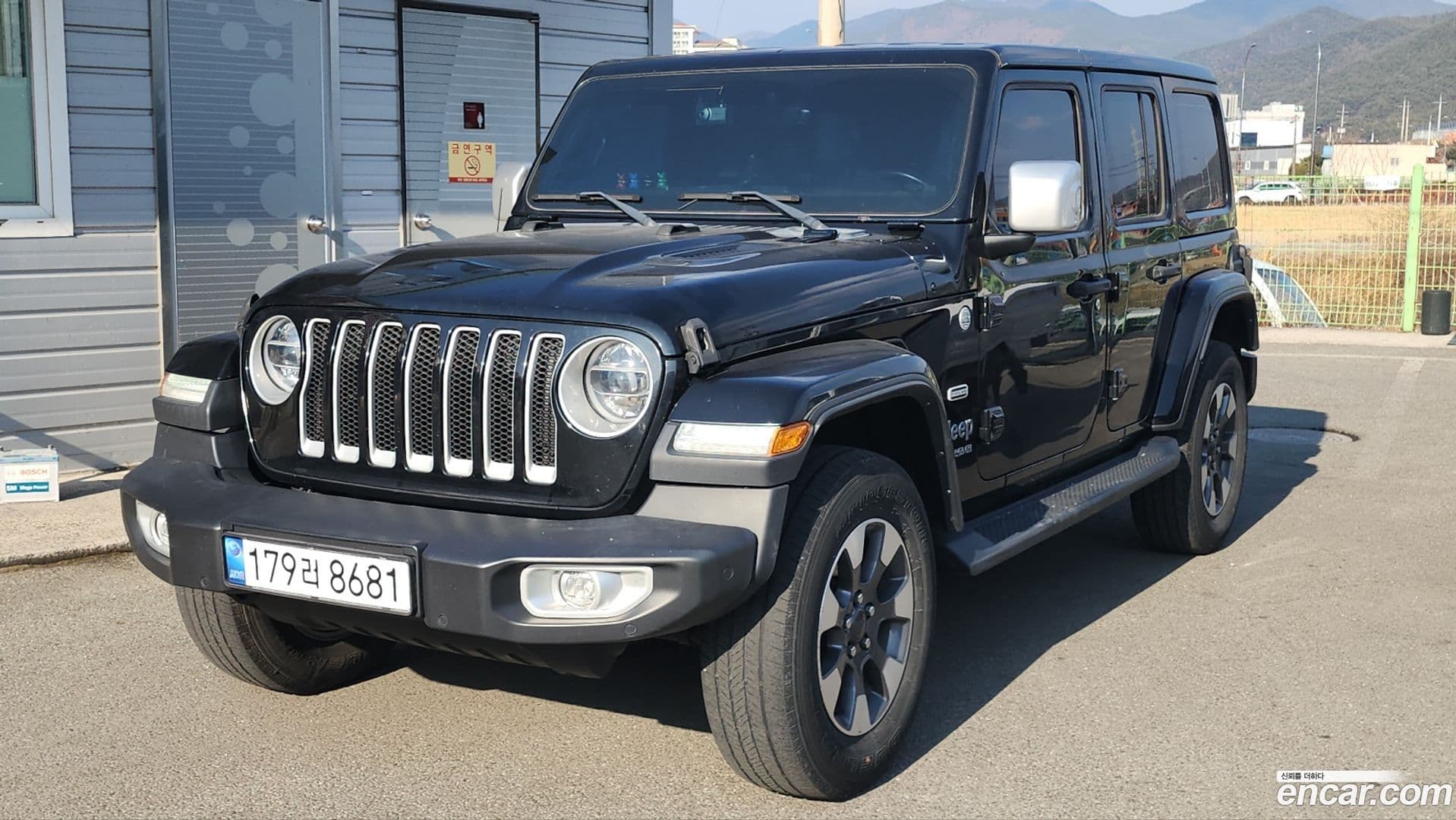 Main__Slider__Photo:Wrangler Jeep 2021.11-0