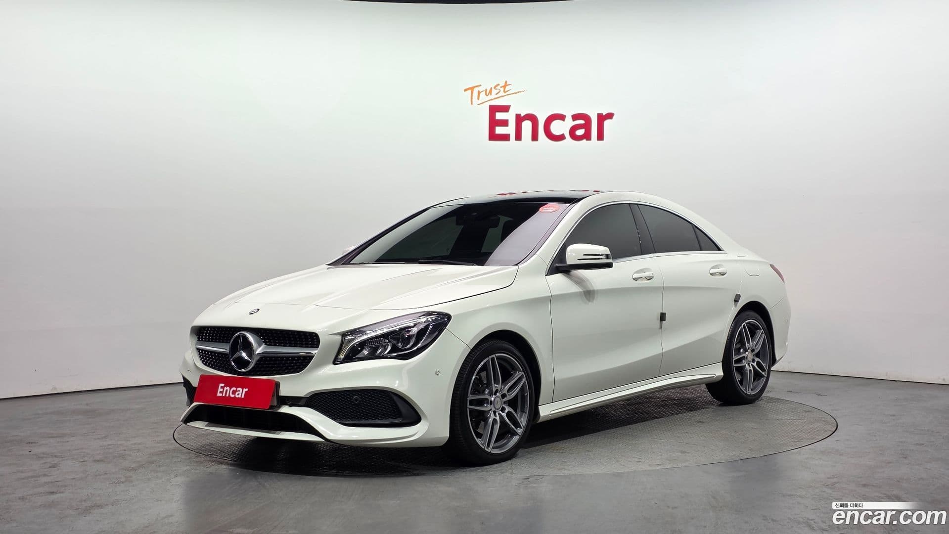 Main__Slider__Photo:CLA-Class Mercedes-Benz 2017.8-0