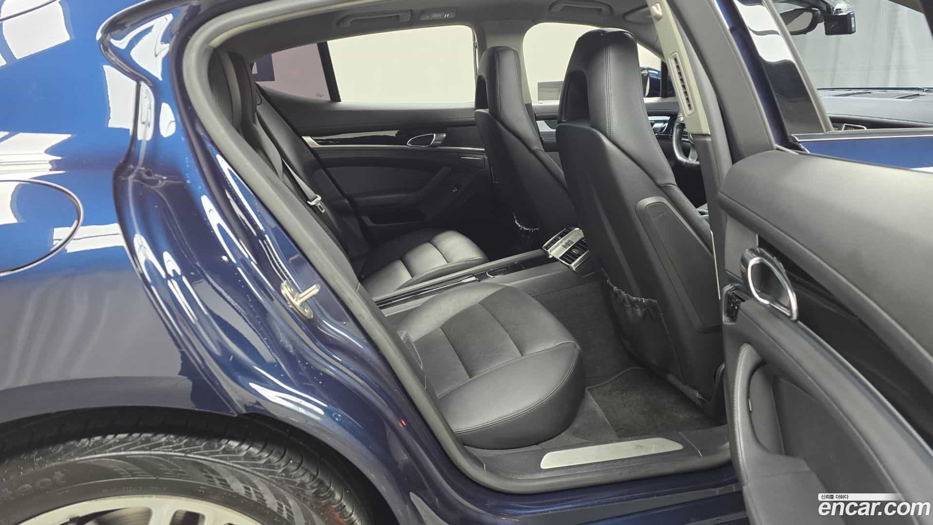 Panamera Porsche 2012.9-OPTION-016