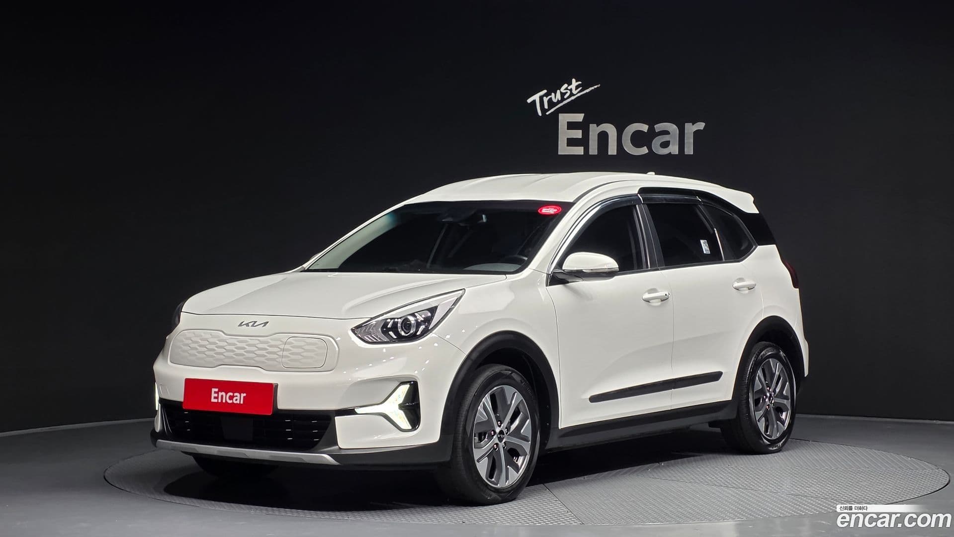 Main__Slider__Photo:Niro Kia 2022.8-0