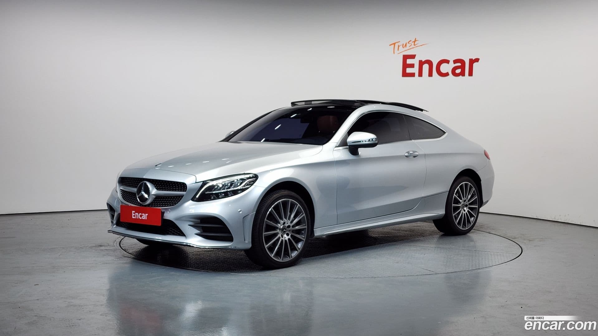 Main__Slider__Photo:C-Class Mercedes-Benz 2019.11-0