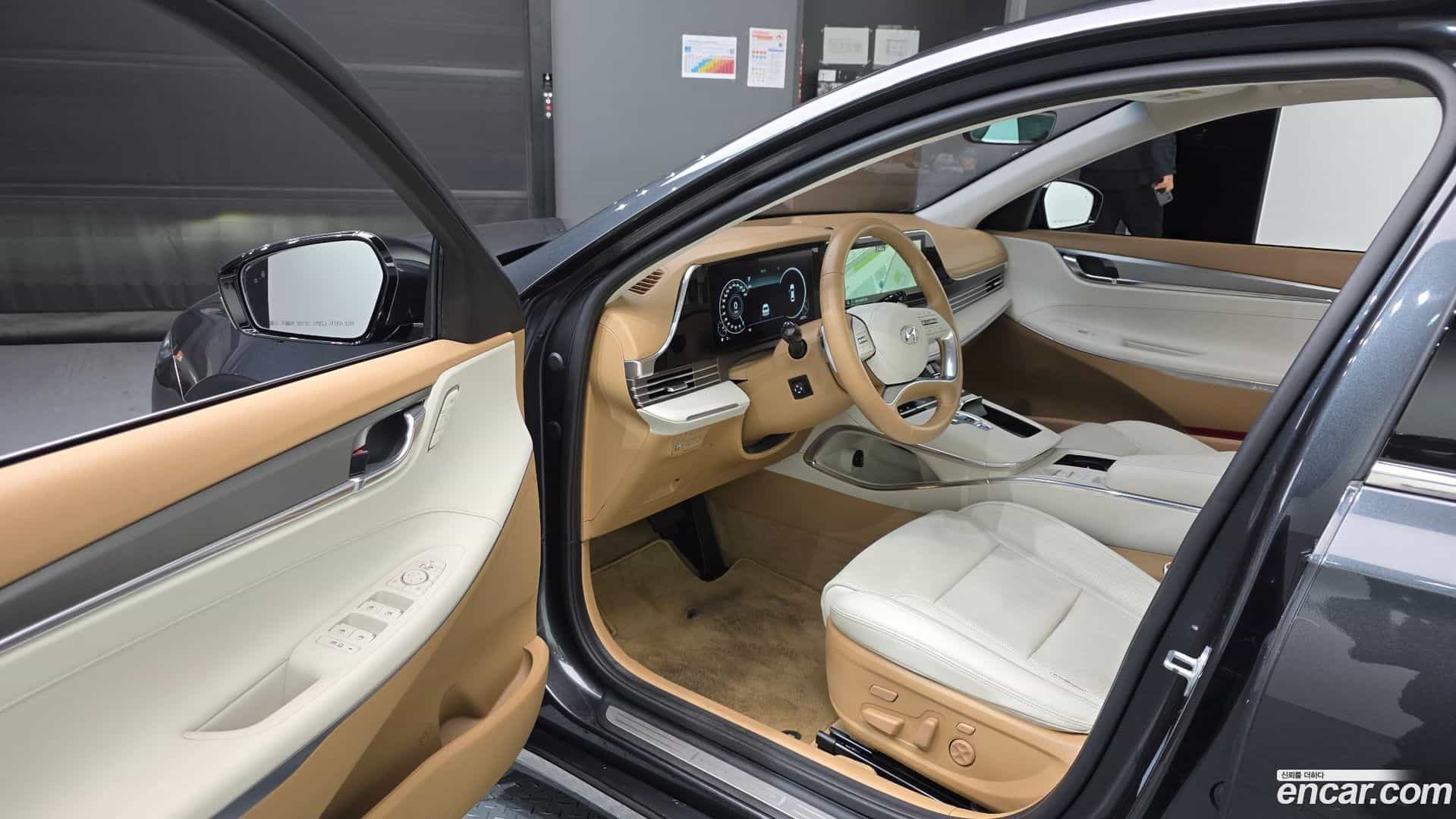 Grandeur Hyundai 2022.0-INNER-010