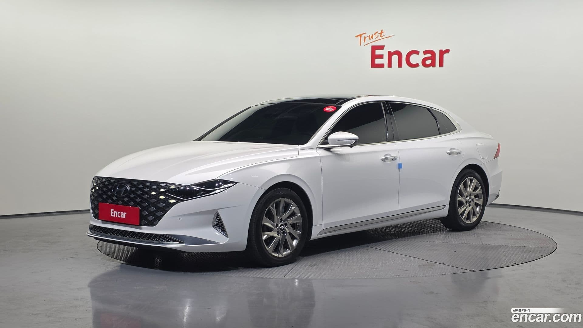 Main__Slider__Photo:Grandeur Hyundai 2020.10-0