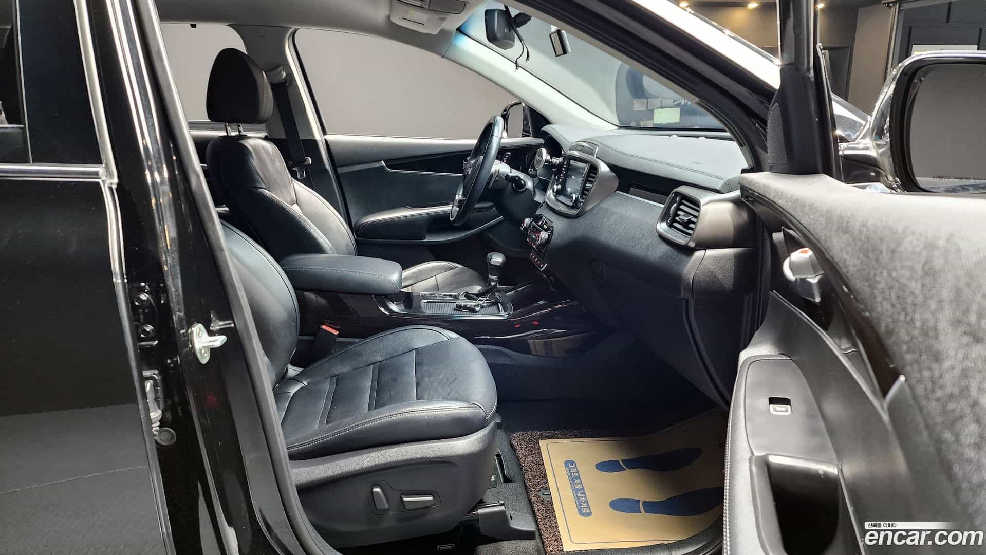 Sorento Kia 2018.2-INNER-010