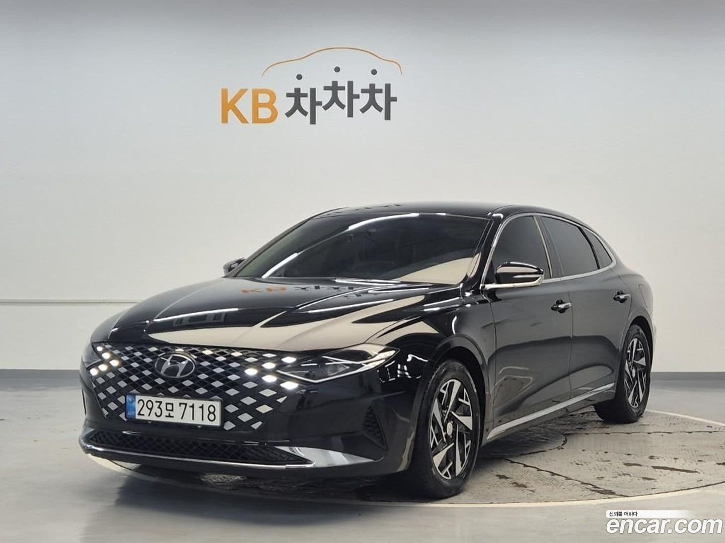 Main__Slider__Photo:Grandeur Hyundai 2020.11-0