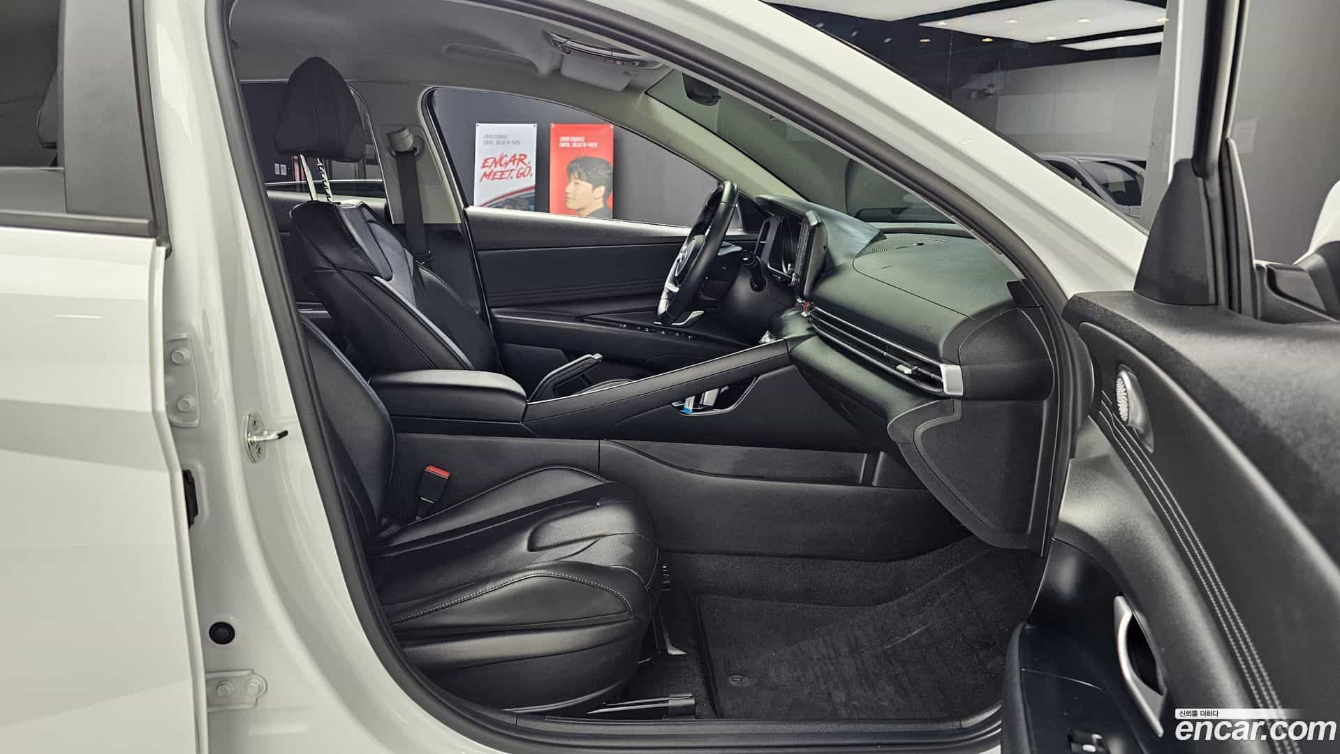 AVANTE Hyundai 2022.0-OPTION-016