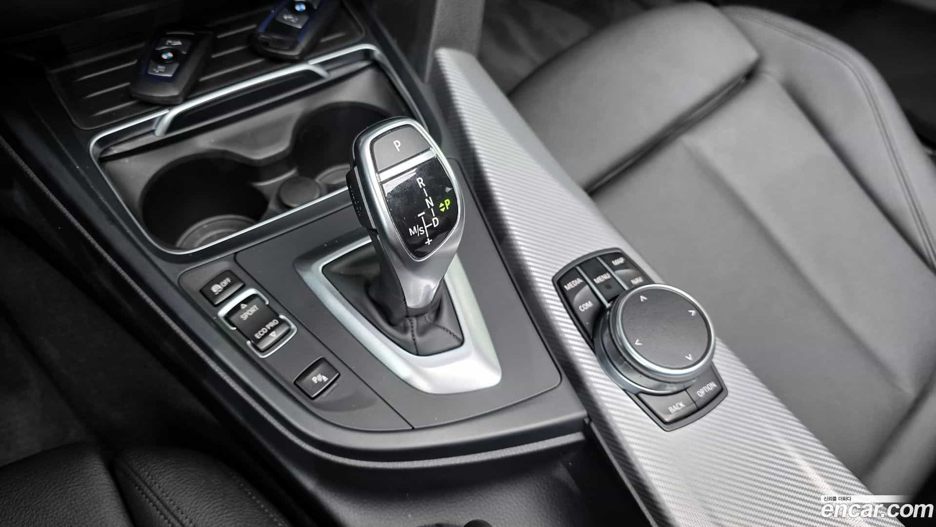 3-Series BMW 2018.11-INNER-009
