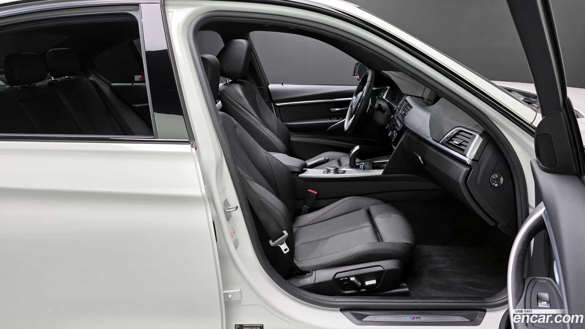 3-Series BMW 2018.11-INNER-010