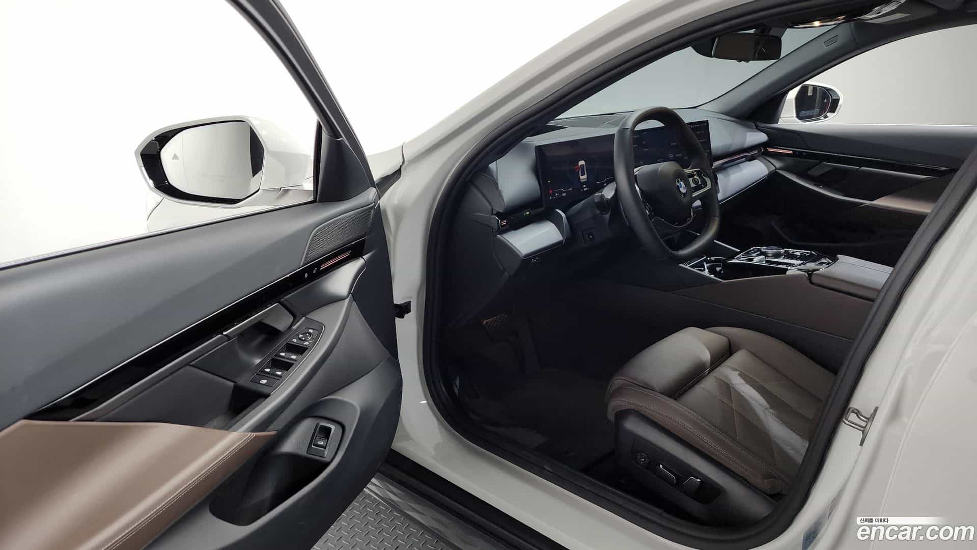 5-Series BMW 2023.10-INNER-010