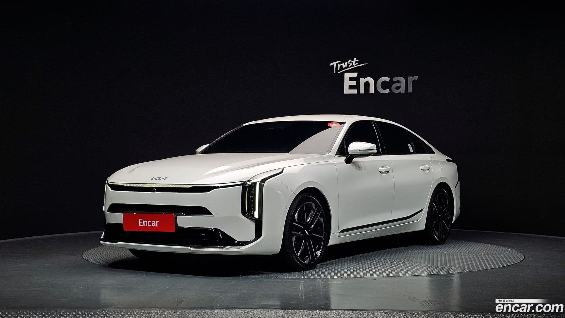 Main__Slider__Photo:K8 Kia 2025.4-0
