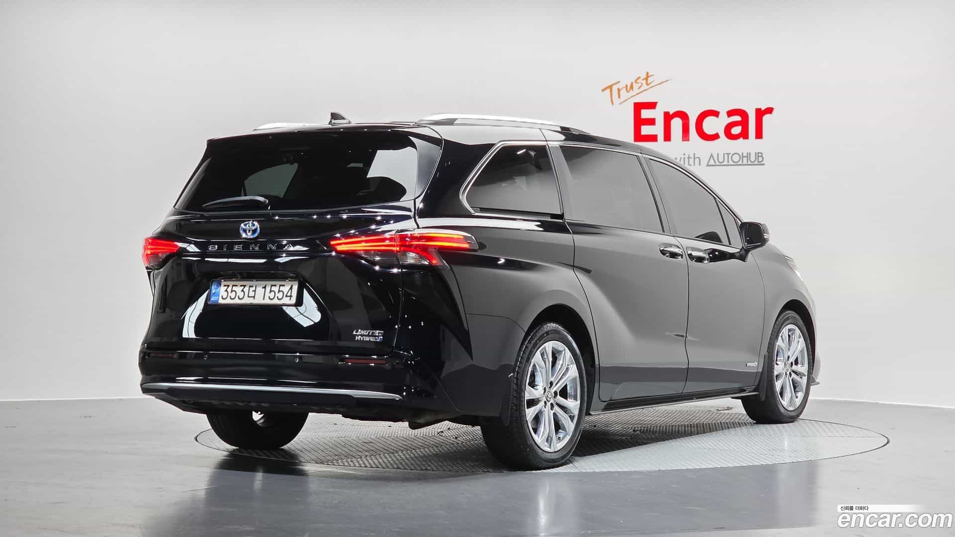 Sienna Toyota 2021.10-OUTER-002