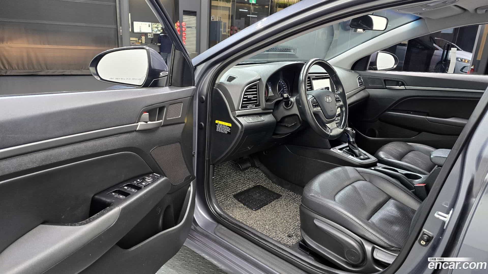AVANTE Hyundai 2016.2-OPTION-015