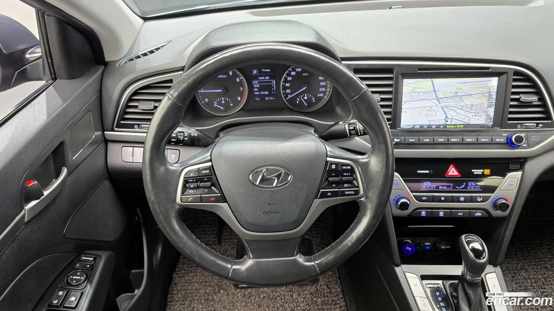 AVANTE Hyundai 2016.2-OPTION-018
