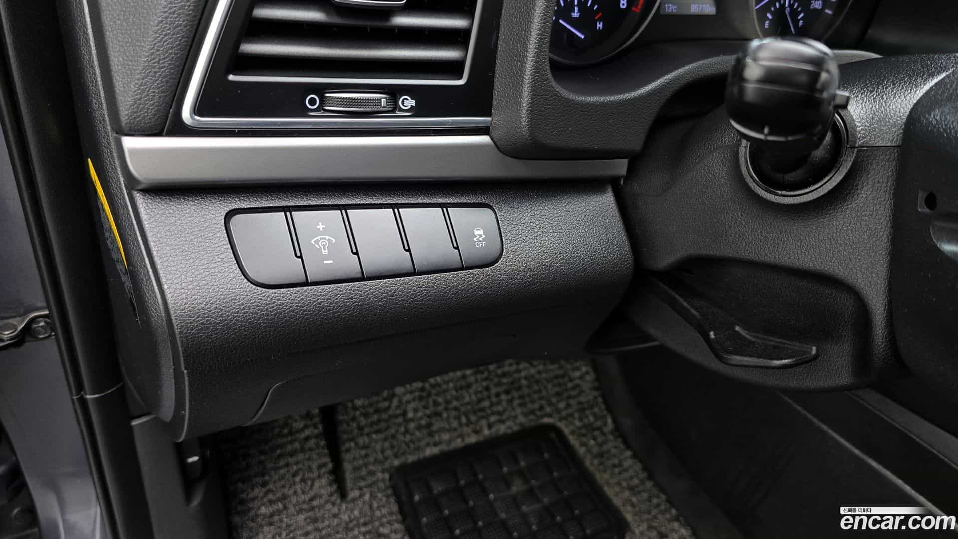 AVANTE Hyundai 2016.2-OPTION-019