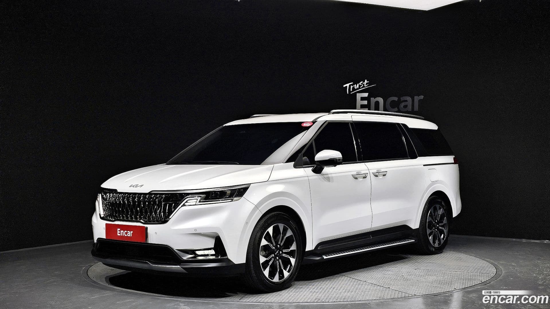 Main__Slider__Photo:Canival Kia 2023.7-0