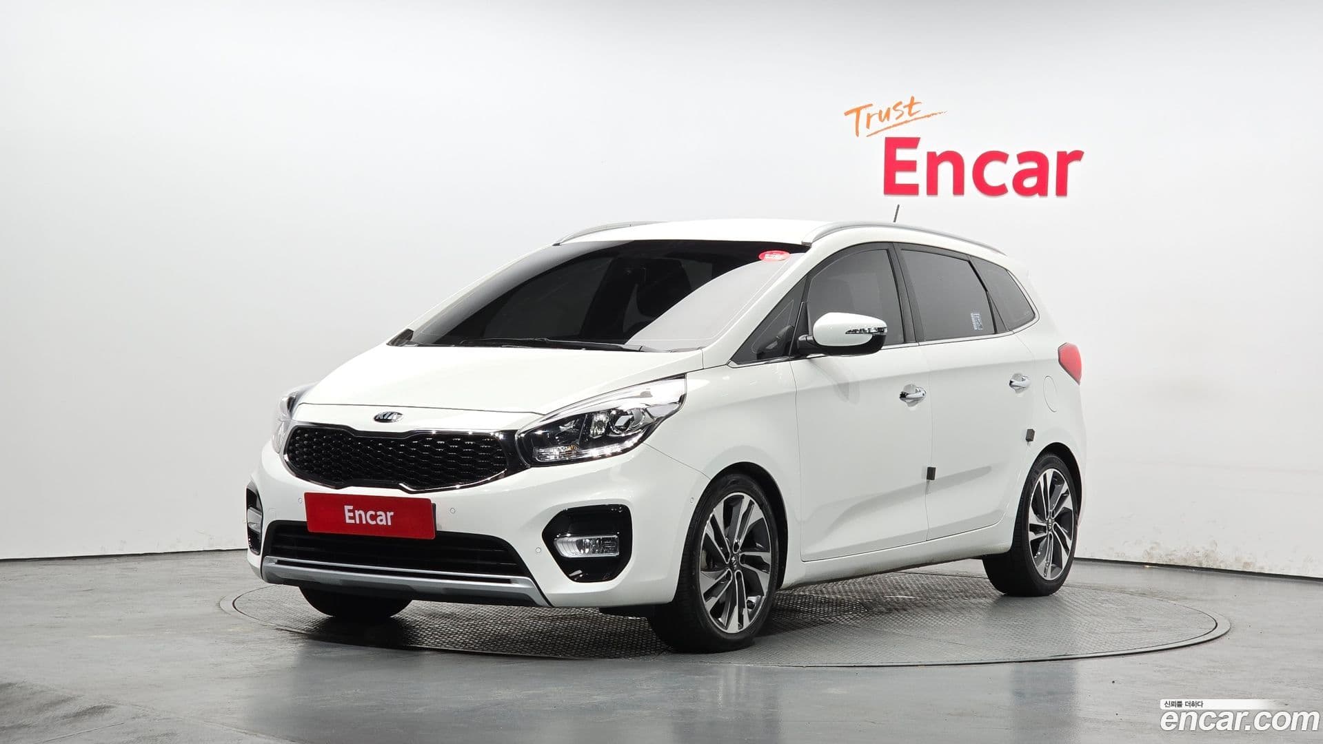 Main__Slider__Photo:Carens Kia 2018.0-0