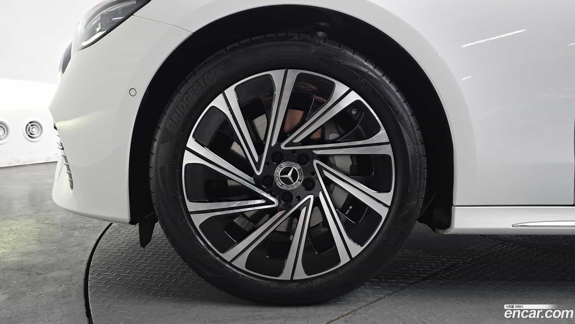 E-Class Mercedes-Benz 2025.4-OUTER-005