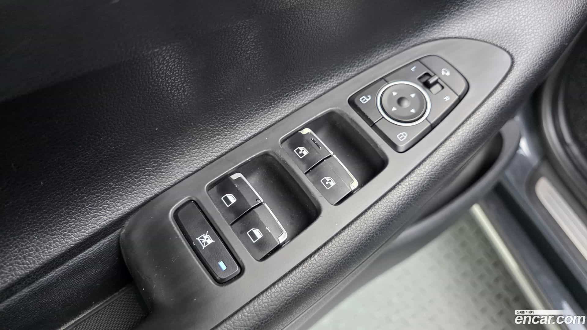 Grandeur Hyundai 2017.3-OPTION-016