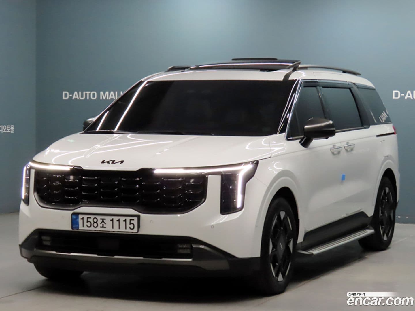 Main__Slider__Photo:Canival Kia 2025.8-0