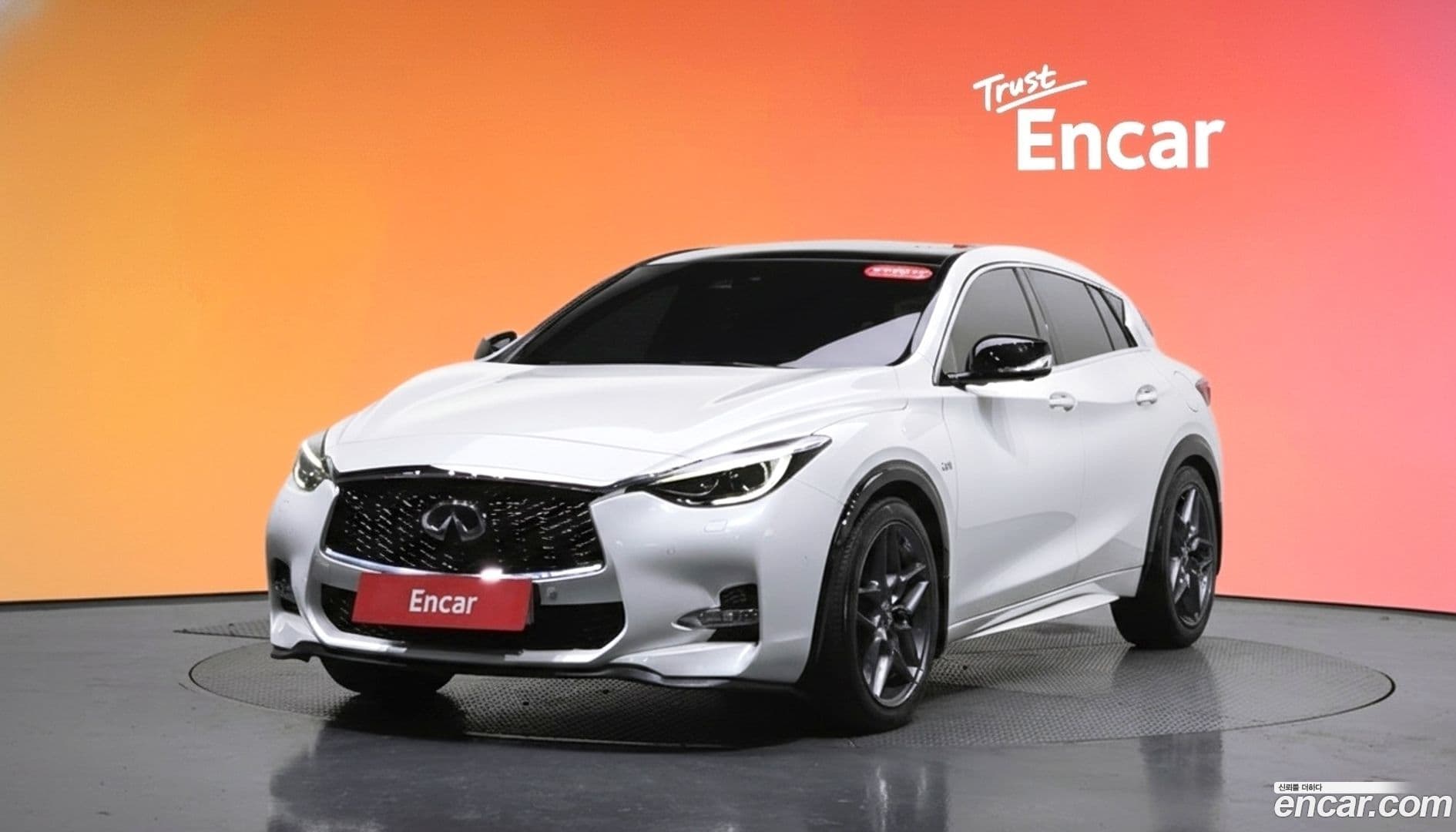 Main__Slider__Photo:Q30 Infiniti 2017.7-0