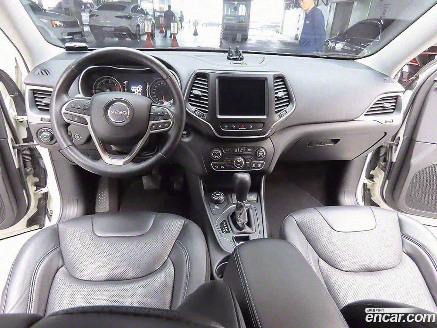 Cherokee Jeep 2018.7-OPTION-016