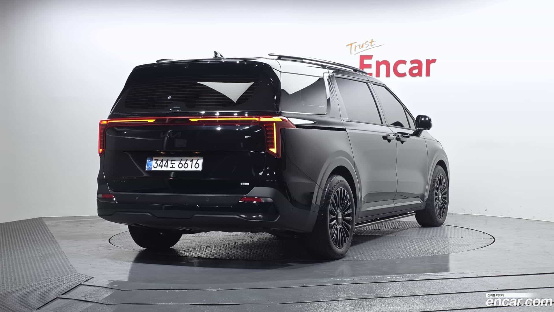 Canival Kia 2025.10-OUTER-002