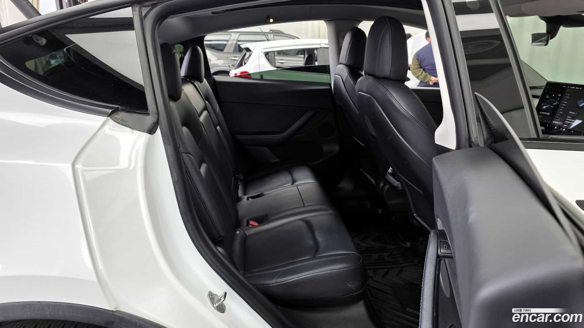Model Y Tesla 2021.4-OPTION-016