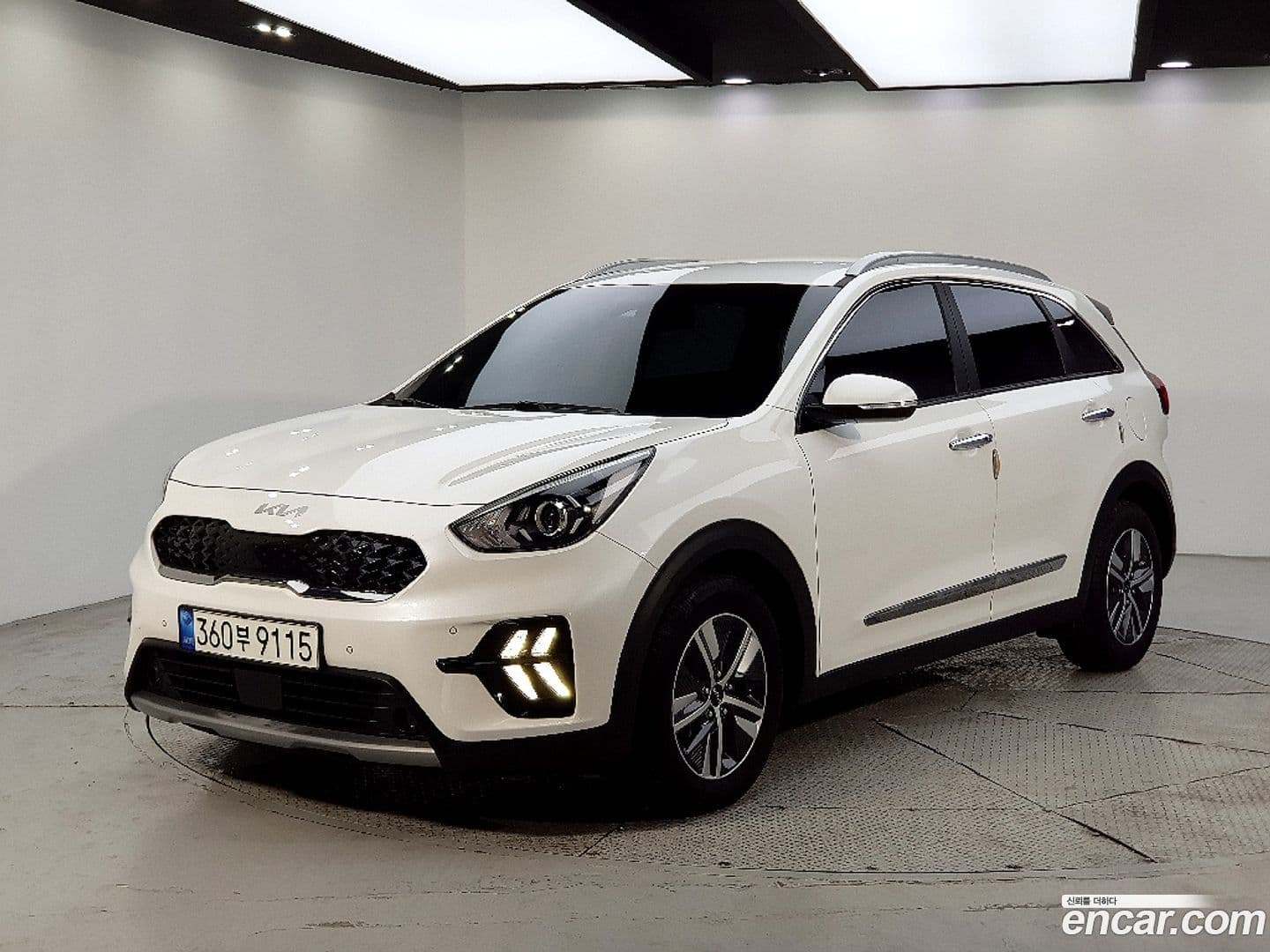Main__Slider__Photo:Niro Kia 2021.11-0