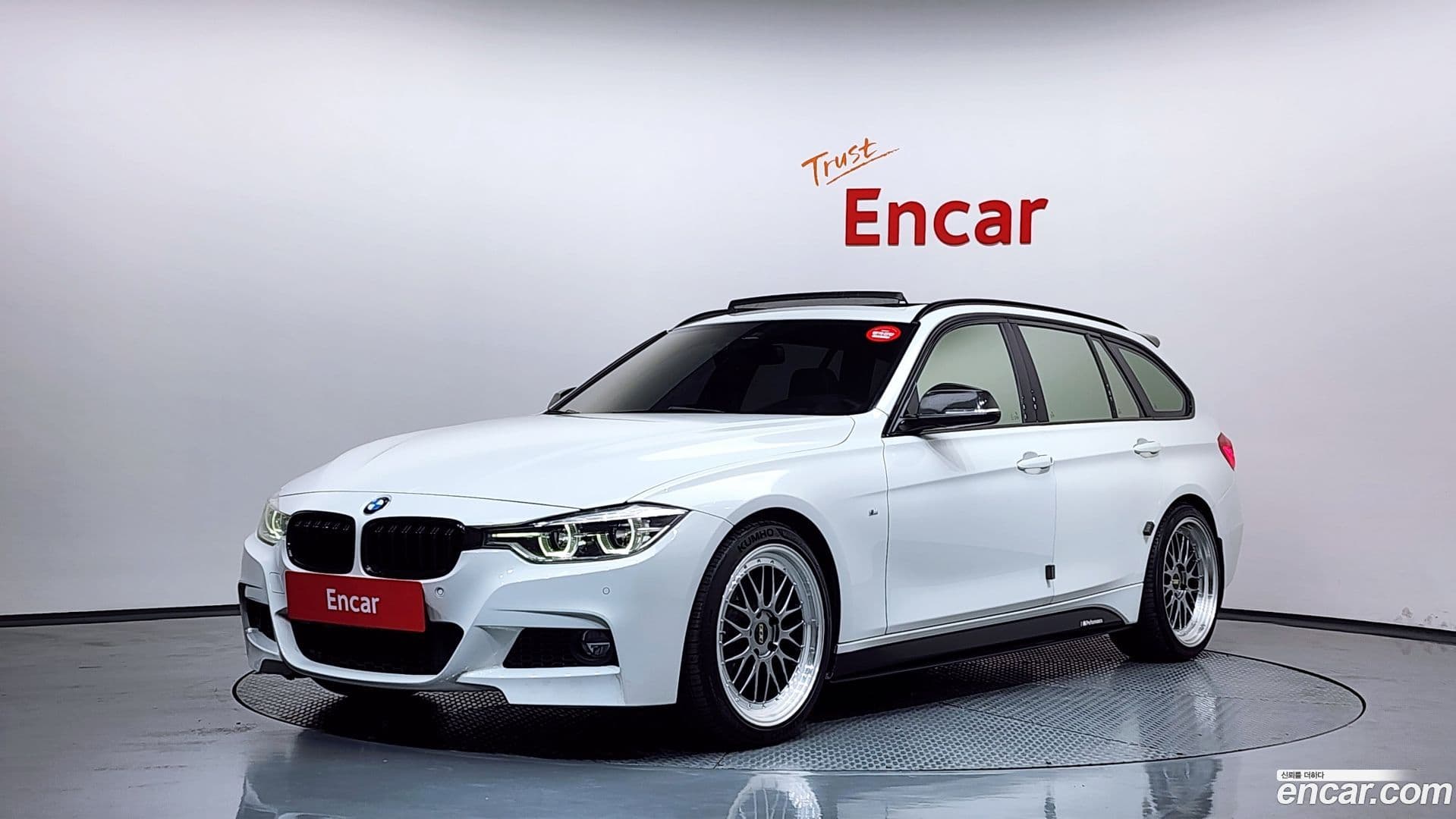 Main__Slider__Photo:3-Series BMW 2017.4-0