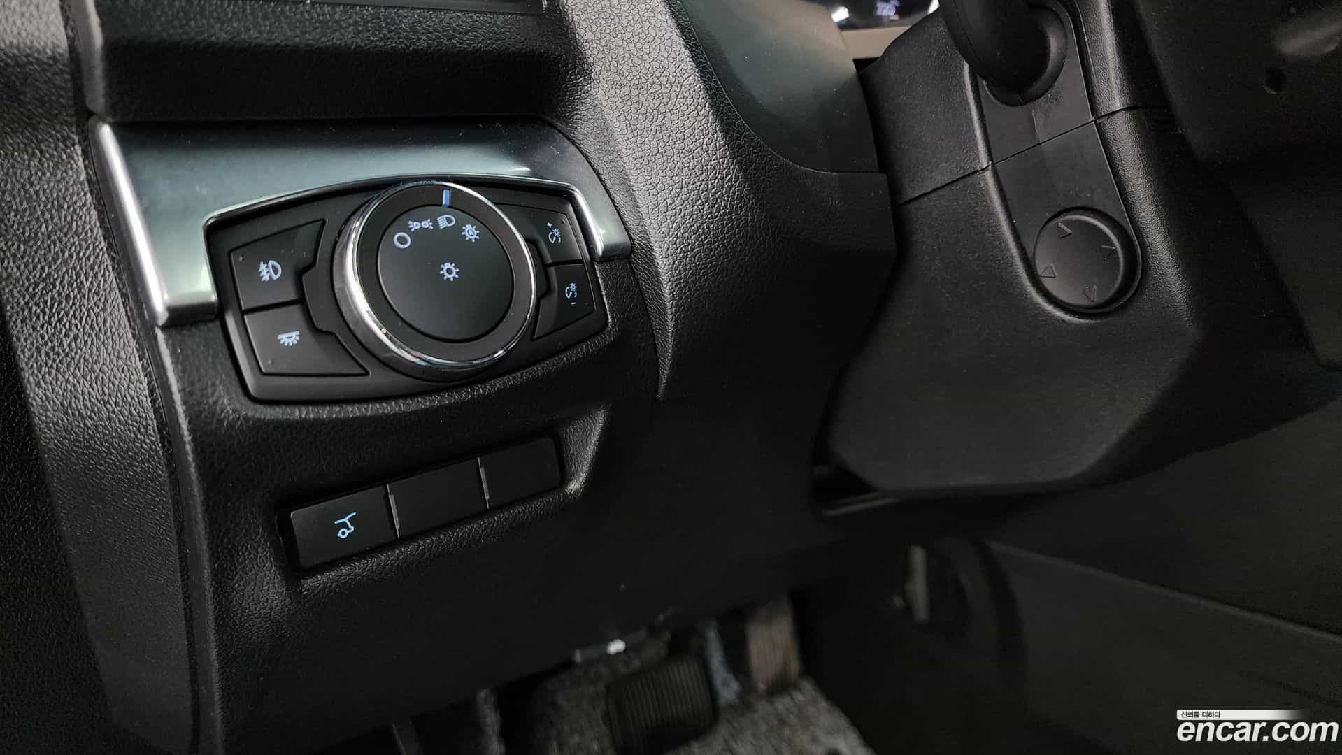 Explorer Ford 2019.6-OPTION-018