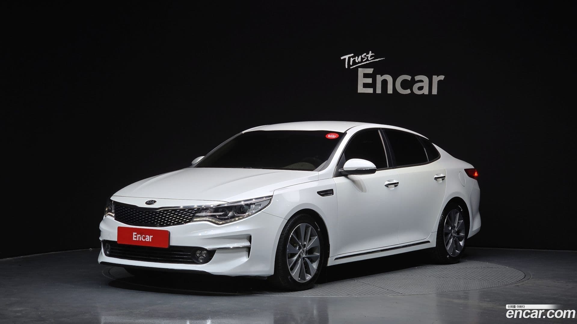 Main__Slider__Photo:K5 Kia 2017.4-0