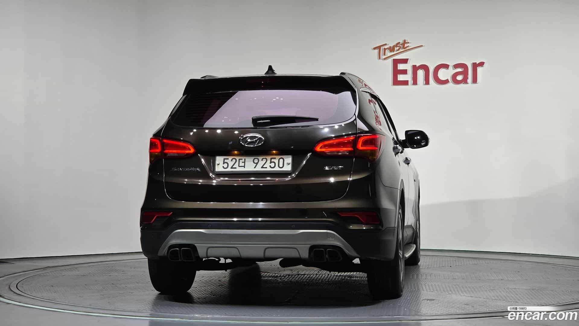 Santafe Hyundai 2017.1-OUTER-004