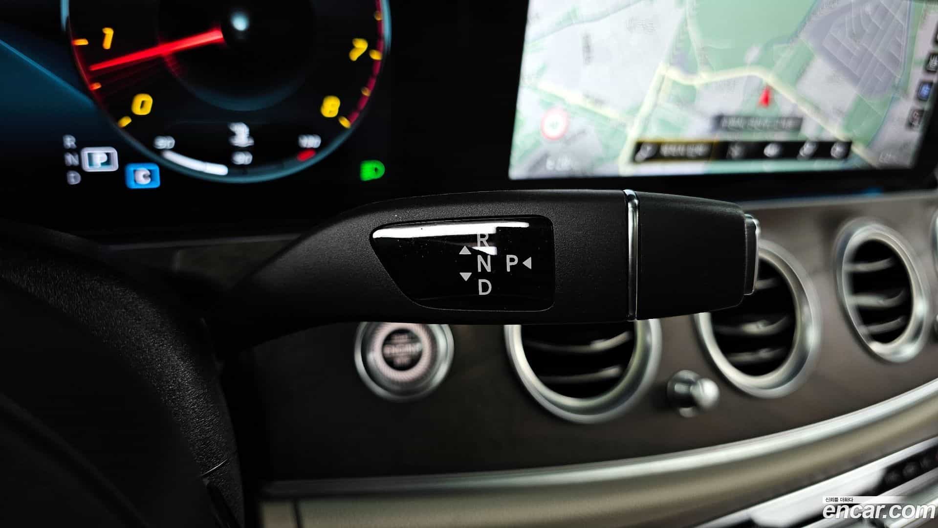 E-Class Mercedes-Benz 2022.3-INNER-009