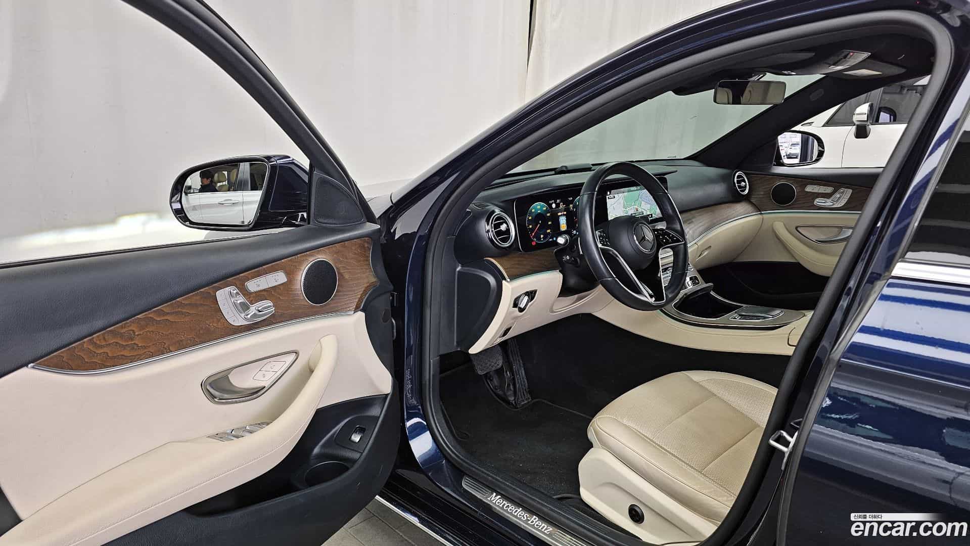 E-Class Mercedes-Benz 2022.3-INNER-010