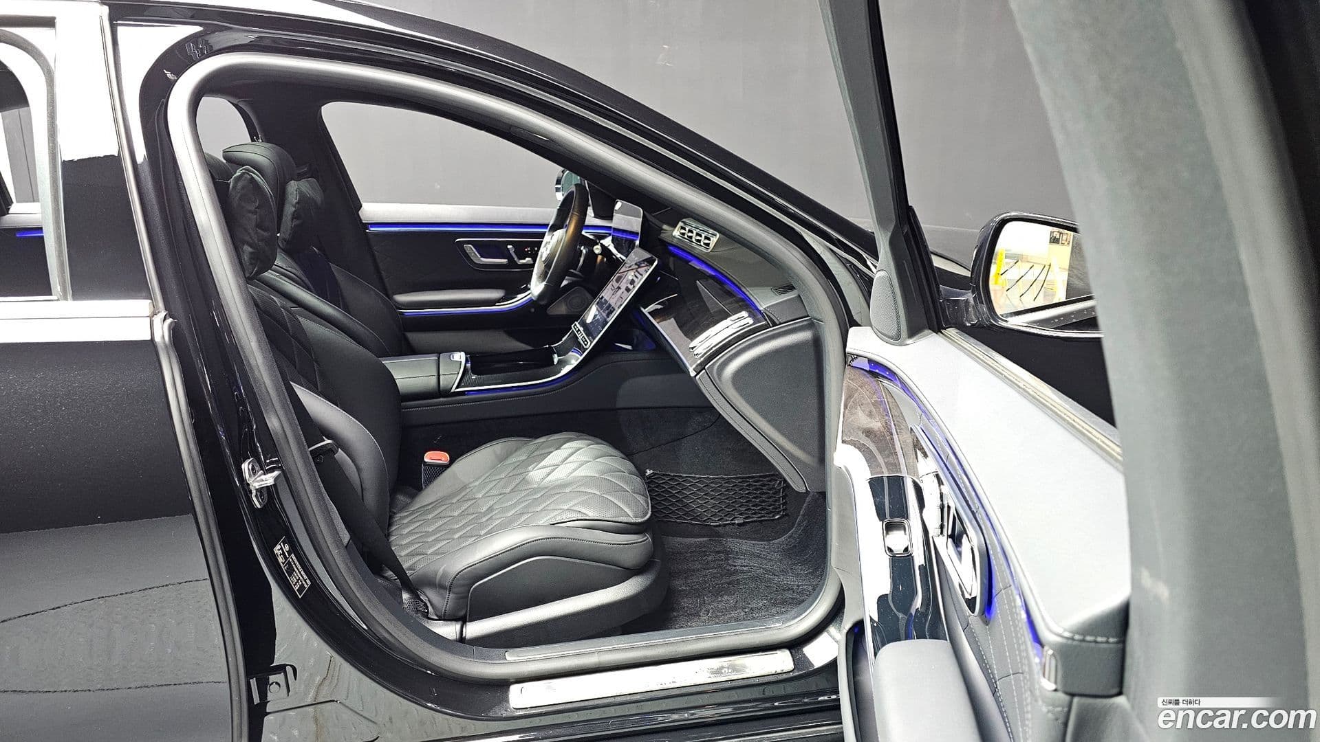 Main__Slider__Photo:S-Class Mercedes-Benz 2022.2-10