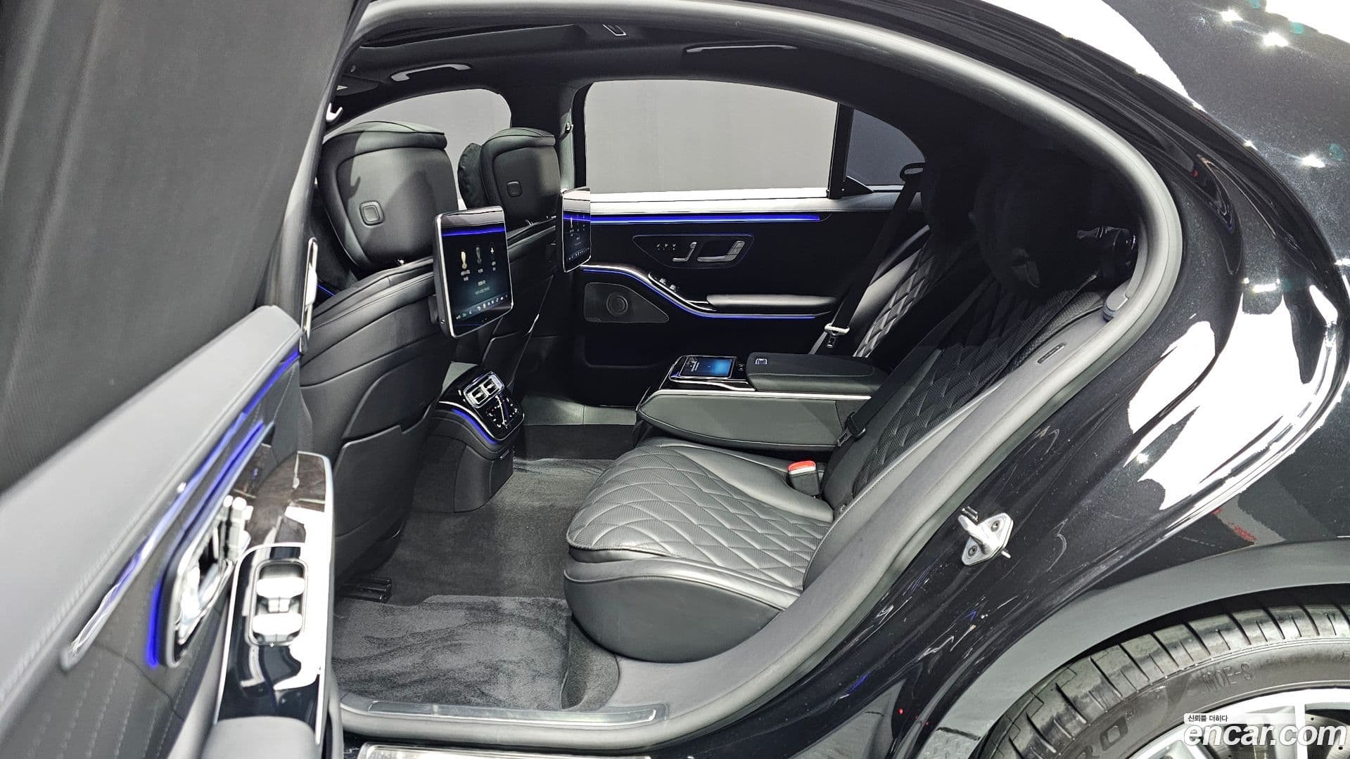 Main__Slider__Photo:S-Class Mercedes-Benz 2022.2-11