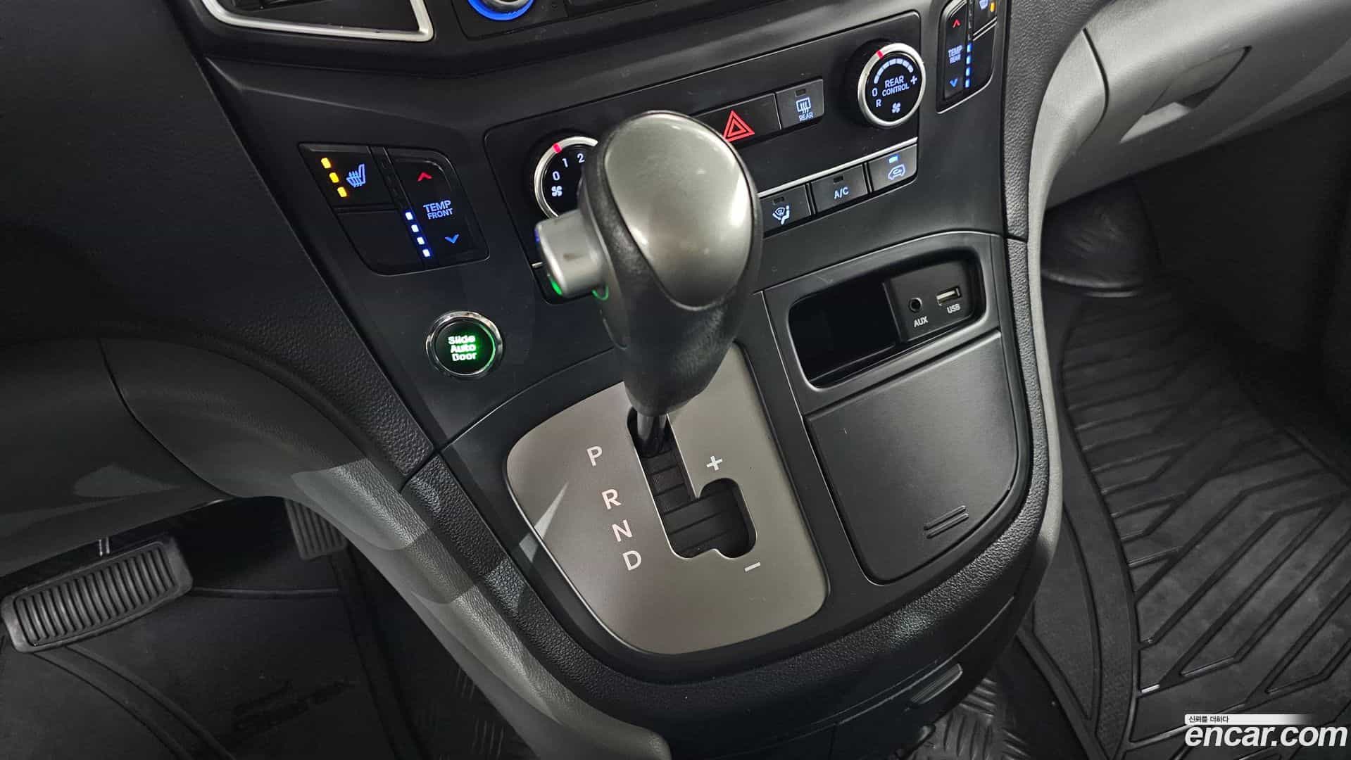 Starex Hyundai 2018.9-INNER-009