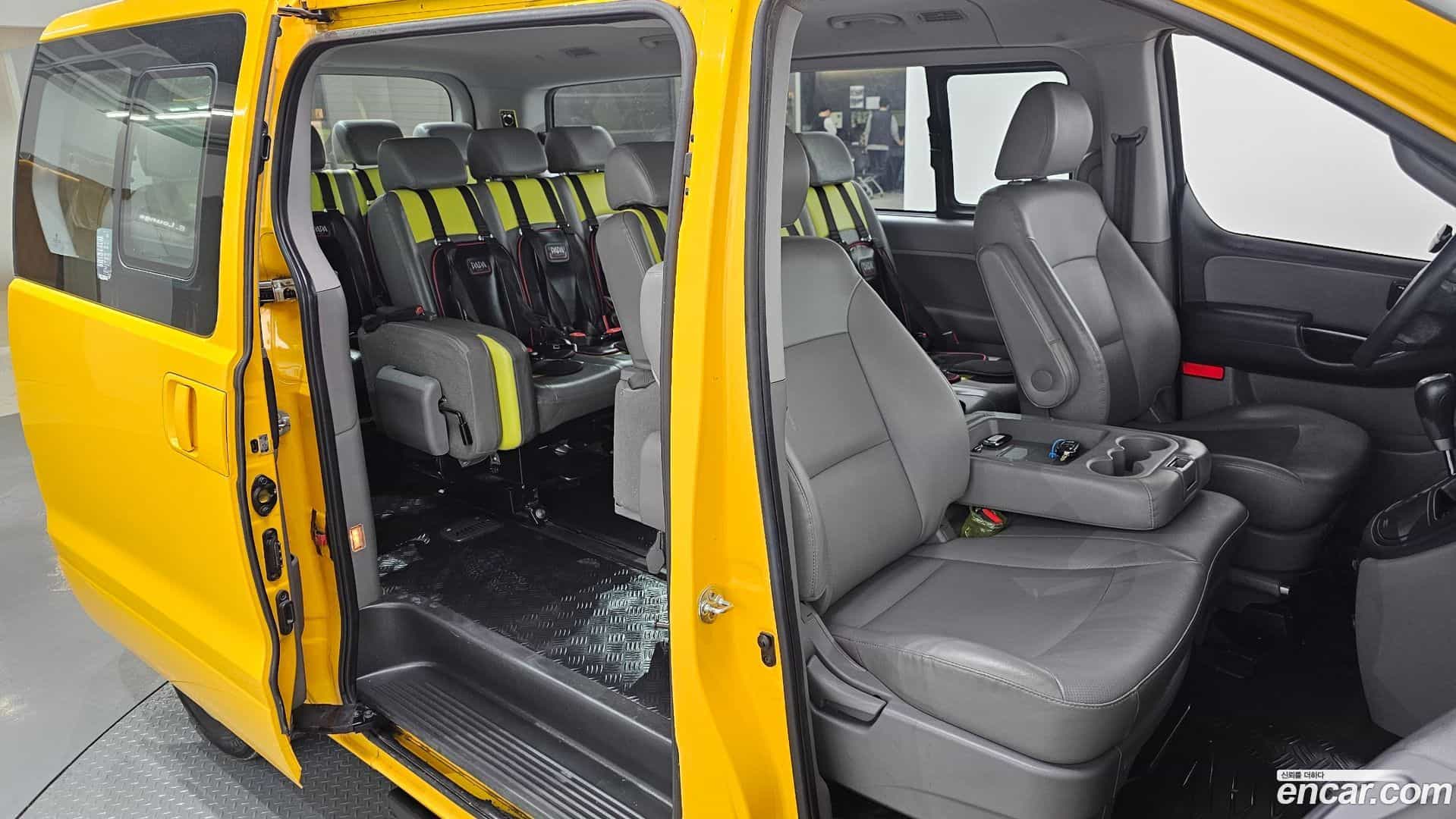 Starex Hyundai 2018.9-OPTION-015